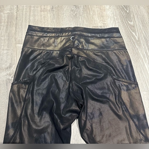 🖤SOLD🖤ZYIA - Women’s Distressed Copper Luxe Pocket Leggings - Picture 9 of 14